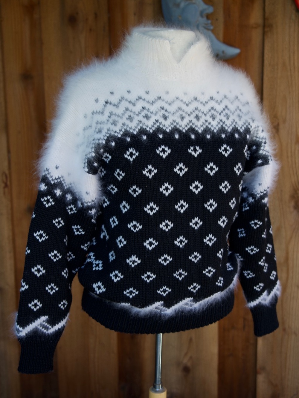 Vintage Wool/Angora Blend Hand Knit Fair Isle Black/White Ski Sweater Woman's S - Picture 3 of 17
